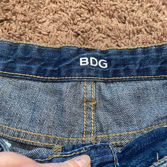 BDG Mid Rise Freja Vintage Fit Cutoffs Denim Shorts Size 26 - Picture 3 of 7